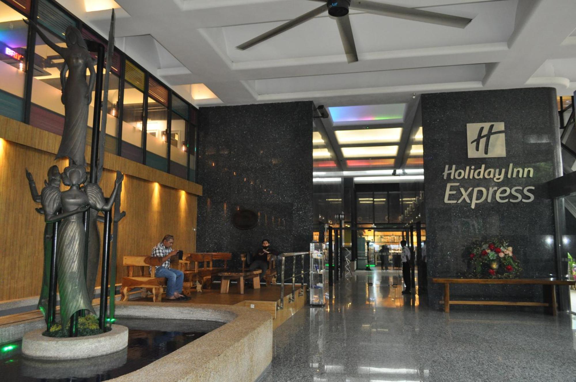 Holiday Inn Express Kuala Lumpur City Centre By Ihg Exterior foto